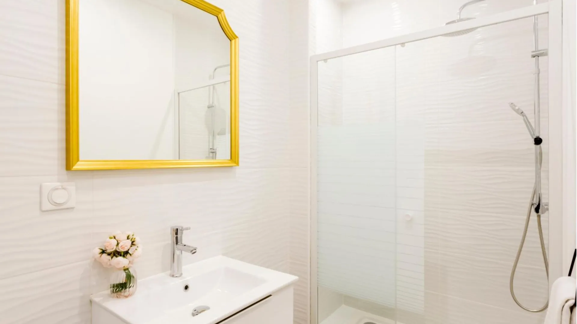 Apartment Merveil - Family Suite - Marais - Ponceau Paris France