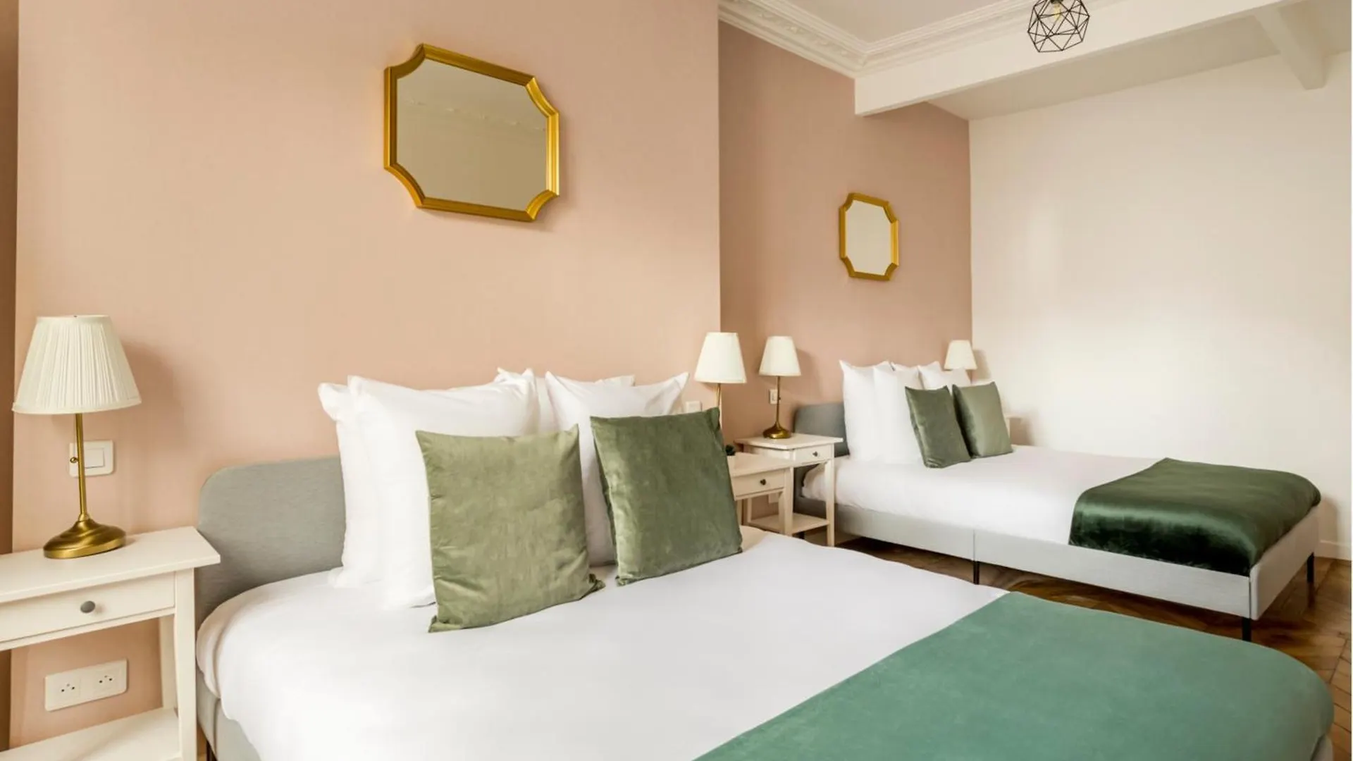 Merveil - Family Suite - Marais - Ponceau Paris Apartment